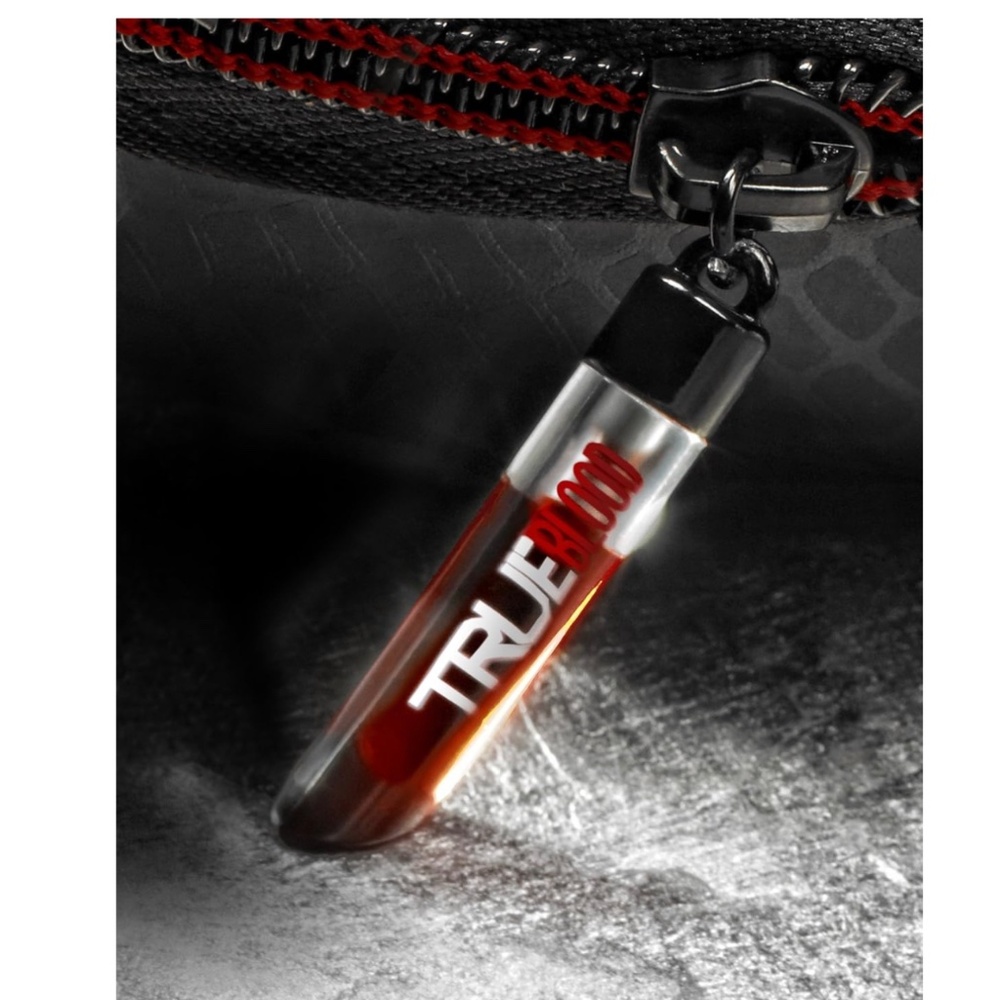 V-MODA for True Blood V-80 On-Ear Noise-Isolating Metal Headphones - Picture 3 of 13